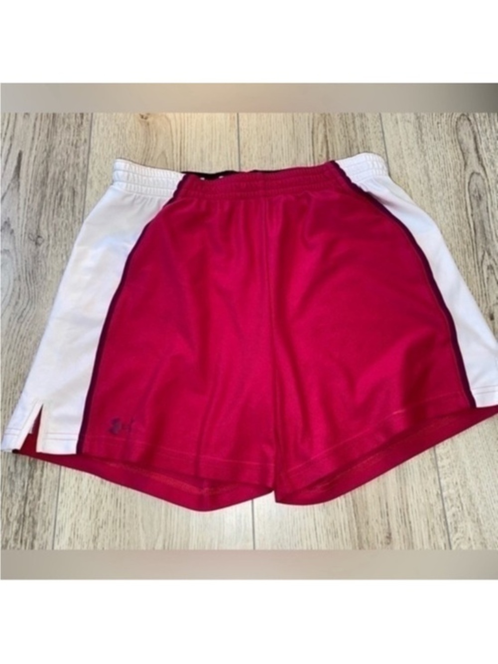 Under armour loose heat gear athletic pink white shorts